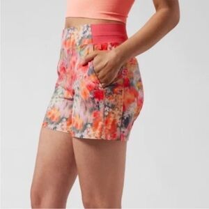 Like New! Women’s Athleta Brooklyn Shorts pink floral